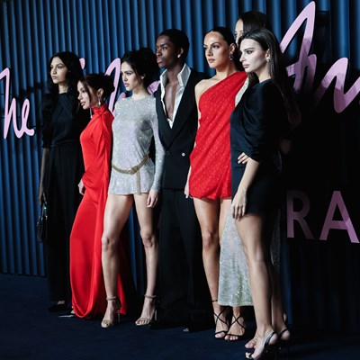 h and m